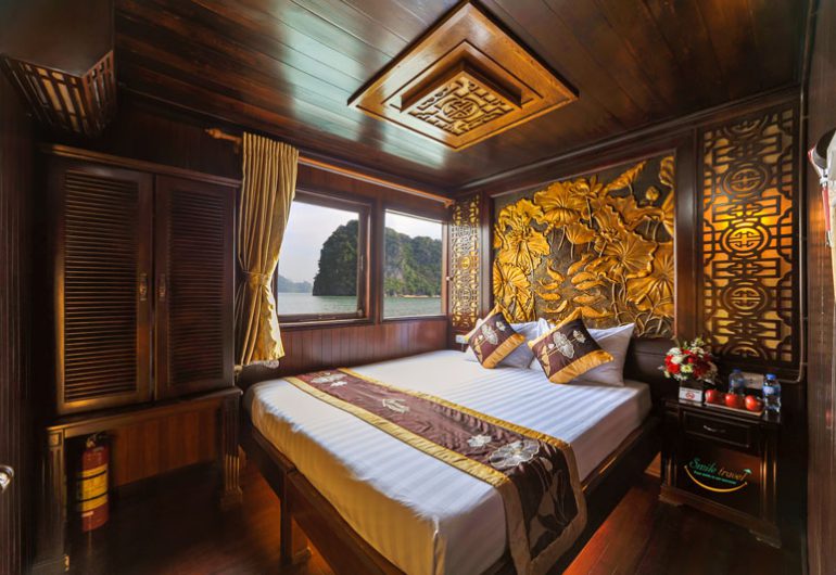 Renea Cruises Bai Tu Long Bay- Halong Bay- Smile Travel
