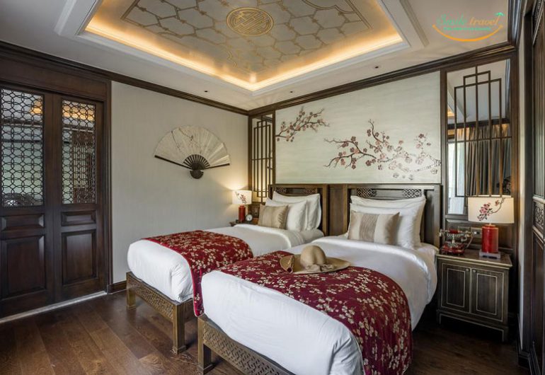 Heritage Line’s Ylang is a cutting-edge ship sailing through the far-flung corners of the magnificent Lan Ha Bay.