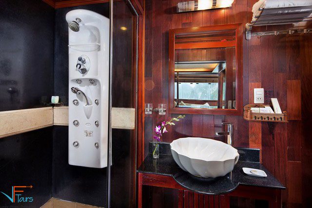 bathroom-paloma cruise halong bay