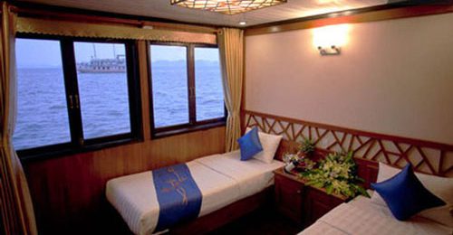 Crucero en cabina de lujo por la bahía de Halong