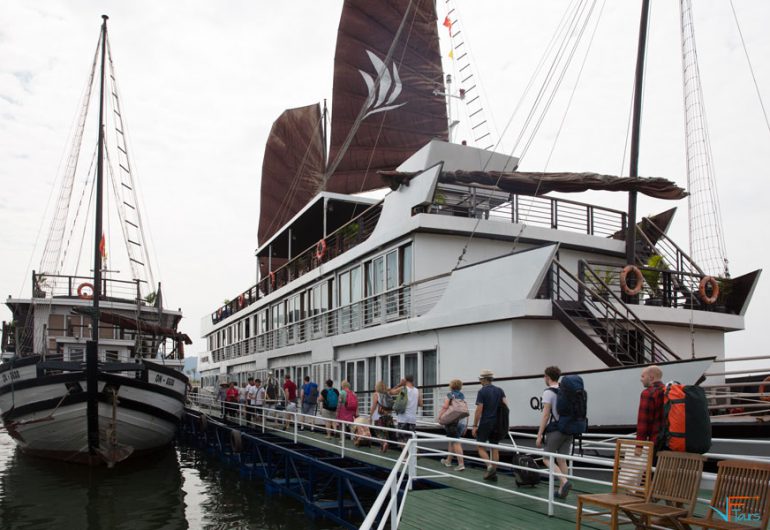 pelican cruises Halong Bay-tour