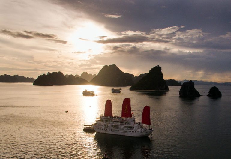 cruceros syrena bahía de halong vietnam paquetes turísticos