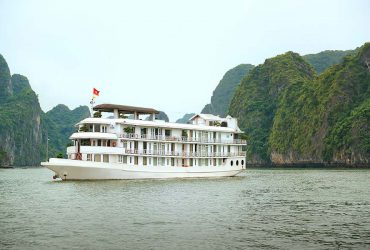 la vela classic cruise halong bay tour