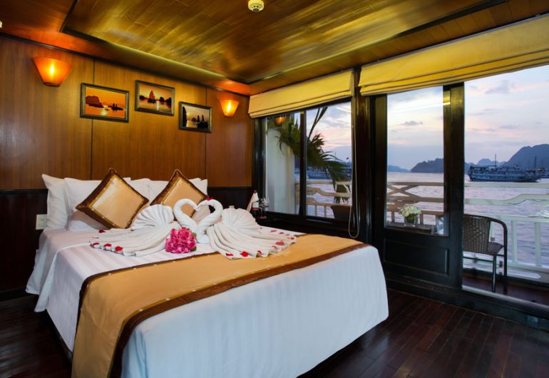 balcón privado de lujo-syrena cruceros bahía de halong vietnam paquetes turísticos