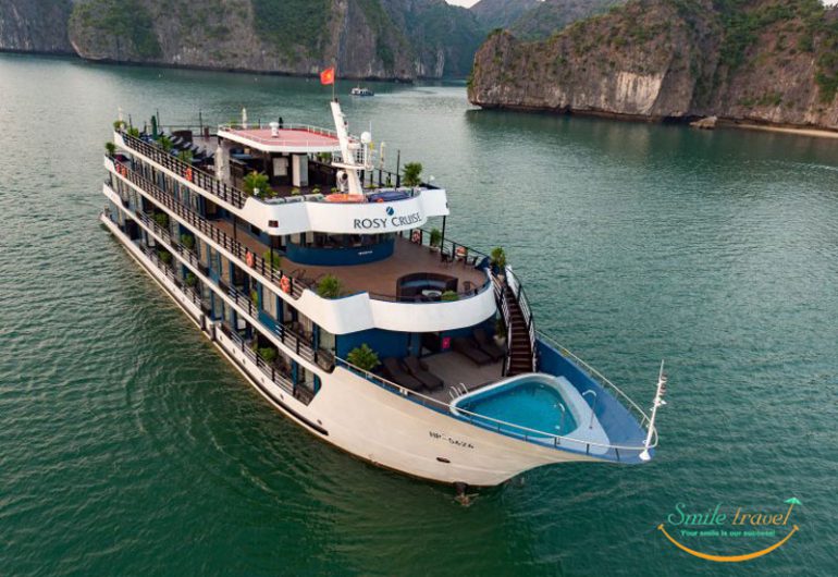 Rosy Cruise is een van de meest luxueuze 5-sterrencruises die beschikbaar zijn voor een bezoek aan Halong Bay en Lan Ha Bay