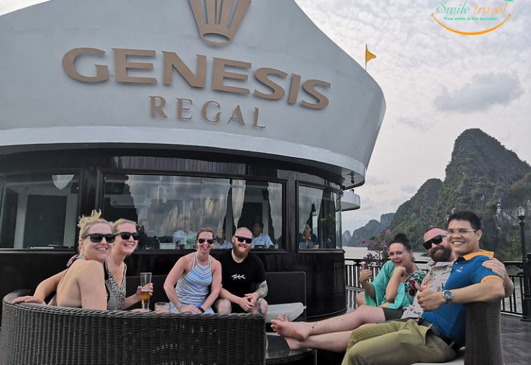 Die Genesis Regal ist eine brandneue, hervorragende Luxuskreuzfahrt in der Bucht von Halong-Lan ha