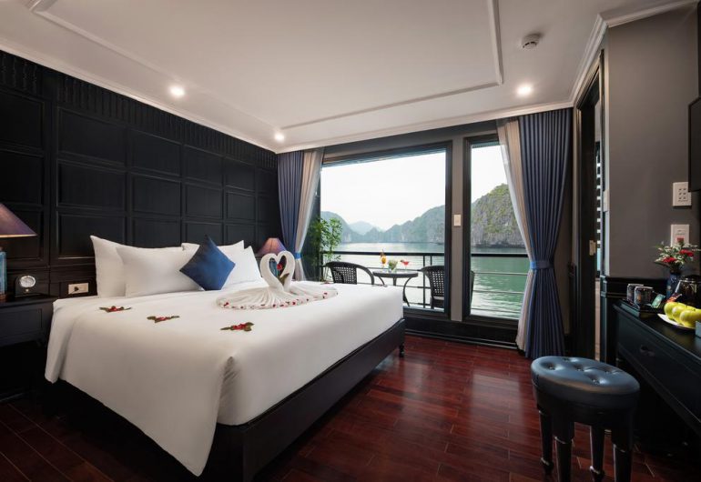 Rosy Cruise ist eine der luxuriösesten 5-Sterne-Kreuzfahrten für den Besuch der Halong-Bucht und der Lan-Ha-Bucht