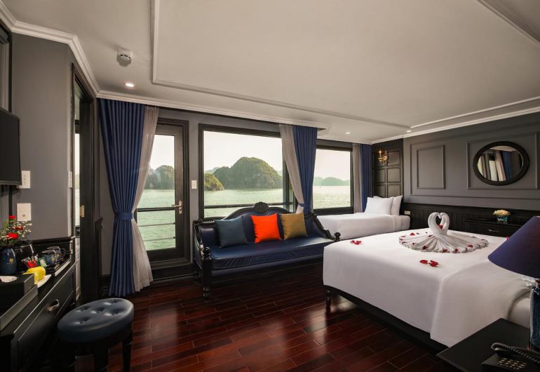 Rosy Cruise ist eine der luxuriösesten 5-Sterne-Kreuzfahrten für den Besuch der Halong-Bucht und der Lan-Ha-Bucht