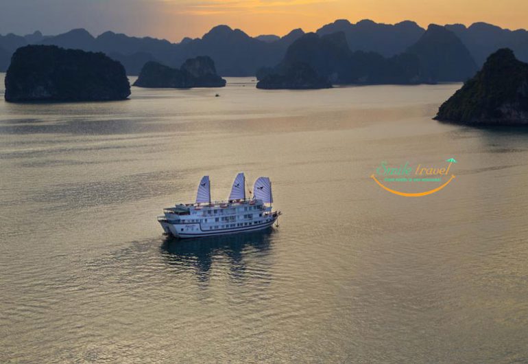 Signature Royal Cruise Halong- lächeln reisen