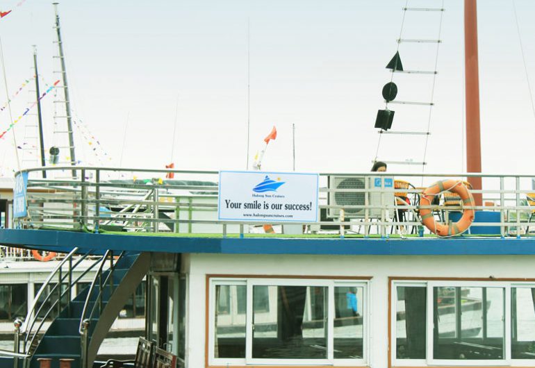အကောင်းဆုံး Halong Day Cruises 5,5-6 နာရီတွေ အပျော်စီးတယ်။- Halong နေအပျော်စီးသင်္ဘော