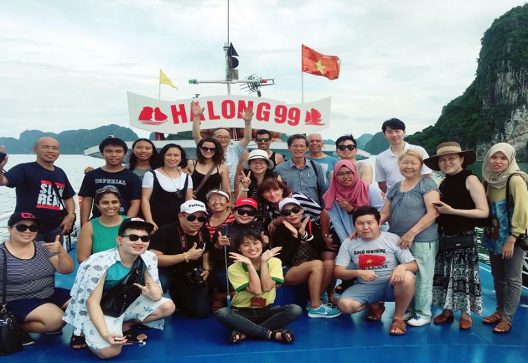 Los mejores cruceros de un día de Halong 5,5-6 Horas de crucero- Cruceros por el sol de Halong