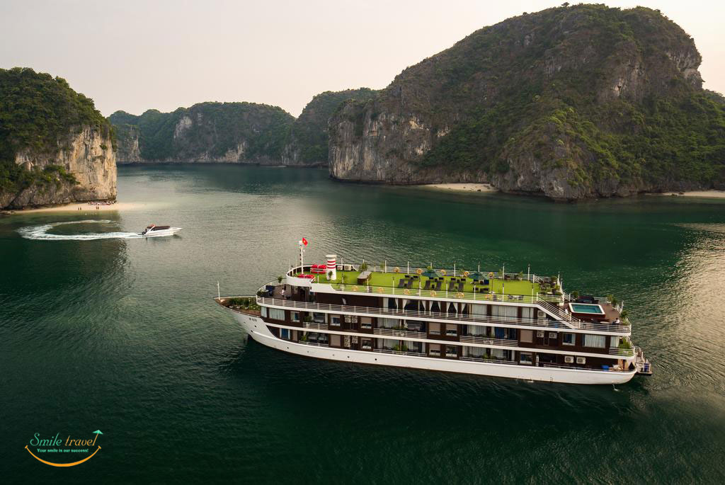 Crucero Doris Bahía de Halong- Lan Ha Sr. | Sonrisa de viaje