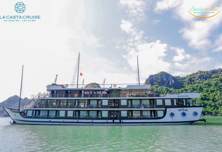 Halong La Casta Cruises es una línea de cruceros de 5 estrellas de alta calidad que opera en la bahía de Halong- Lan Ha Sr..