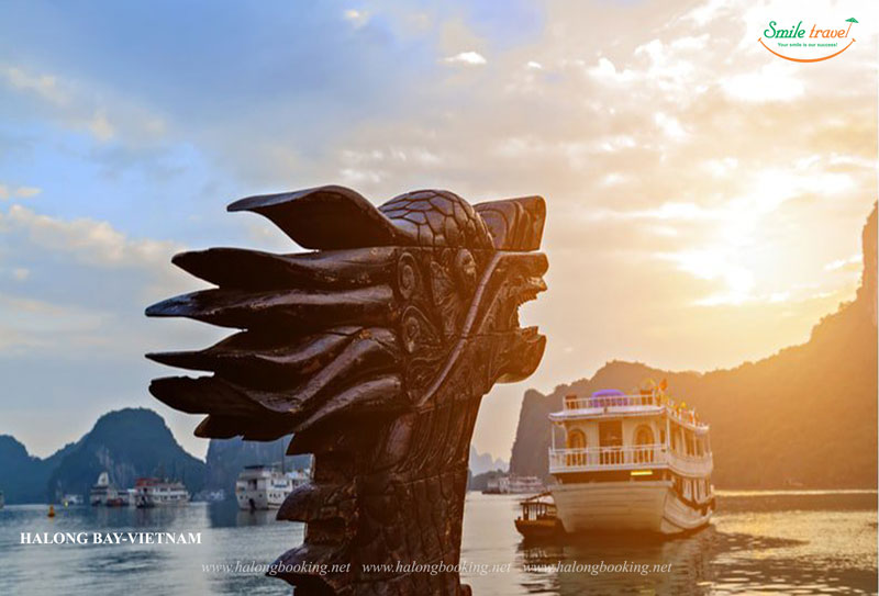 下龙湾是国内外游客在越南的顶级目的地之一，融合了原始自然美景和充满活力的城市氛围.